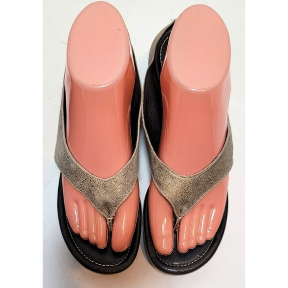 Donald J Pliner Leather Wedges Made in Italy - Size 8 - Picture 10 of 11